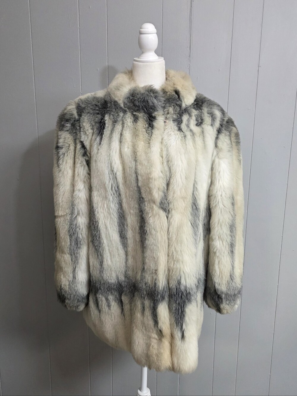 Style VI LTD Vintage Gray & White Faux Fur Coat Size L